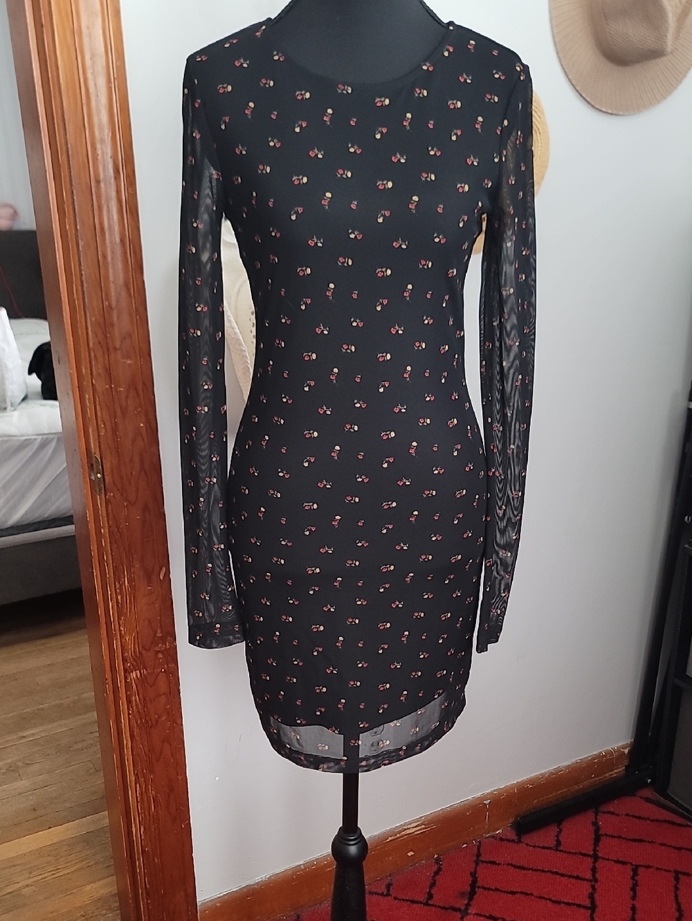 Forever 21 Black Long-Sleeve Floral print Bodycon Dress